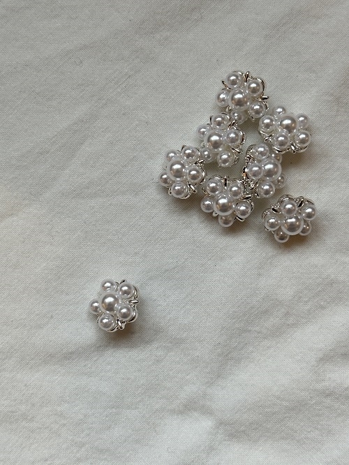 Metalknap med perler 12 mm