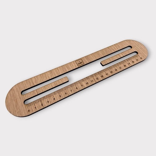 By Kabro - Mellem Linjerne - A4 med lineal