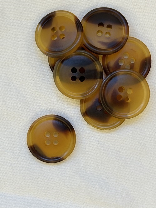 Knap med 4 huller - mælkeprotein 20 mm