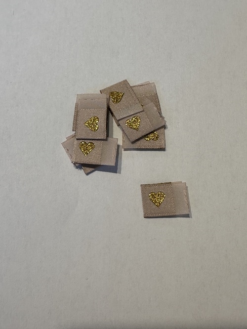 Ikast Små foldede hjertemærker-Rosa med guld hjerte