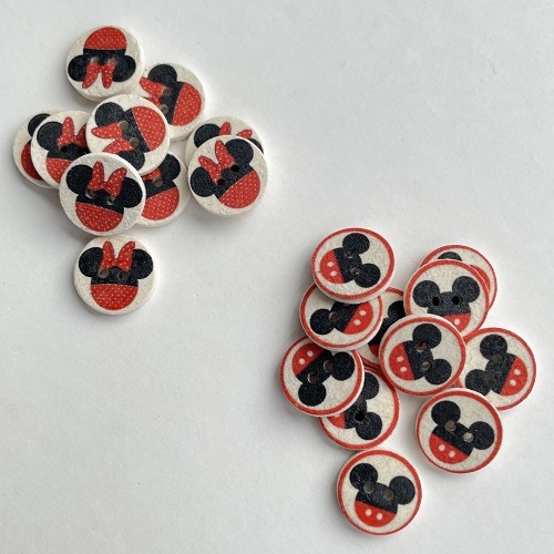 Mickey Mouse knap med 2 huller - recycled cotton 15 mm