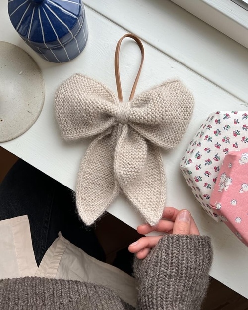 PetiteKnit - December Bow
